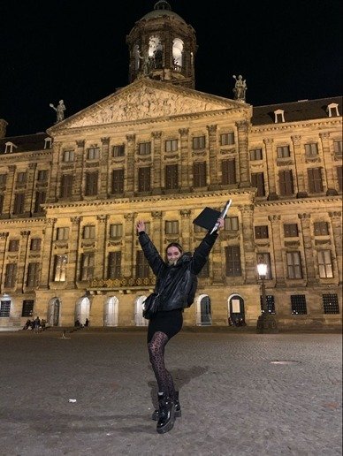 2018 mezunumuz Melis Andreea Demirel Apple Hollanda’da yeni görevine başladı.