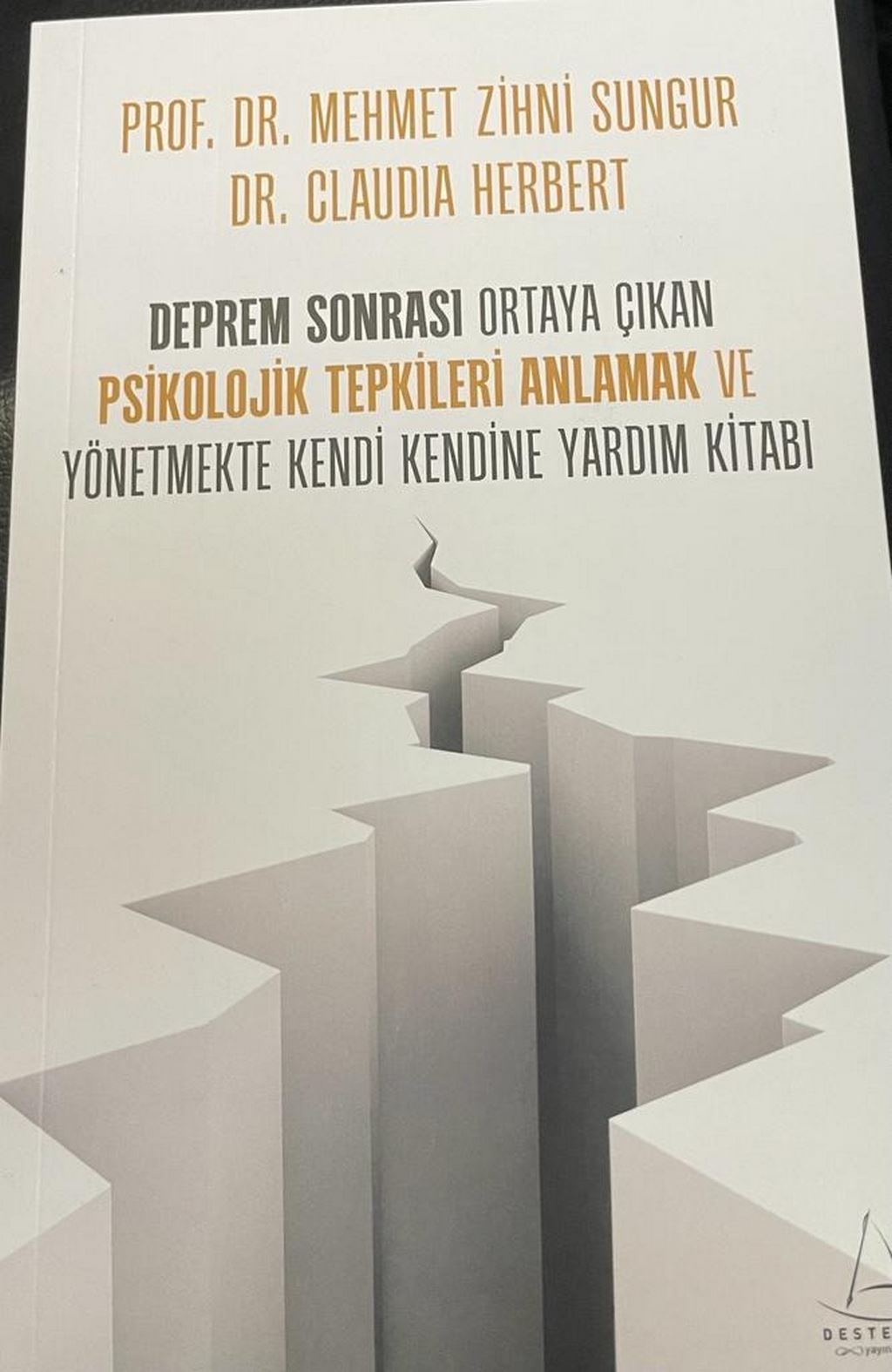 TAC’73 Prof. Dr. Mehmet Zihni Sungur’dan Yeni Kitap